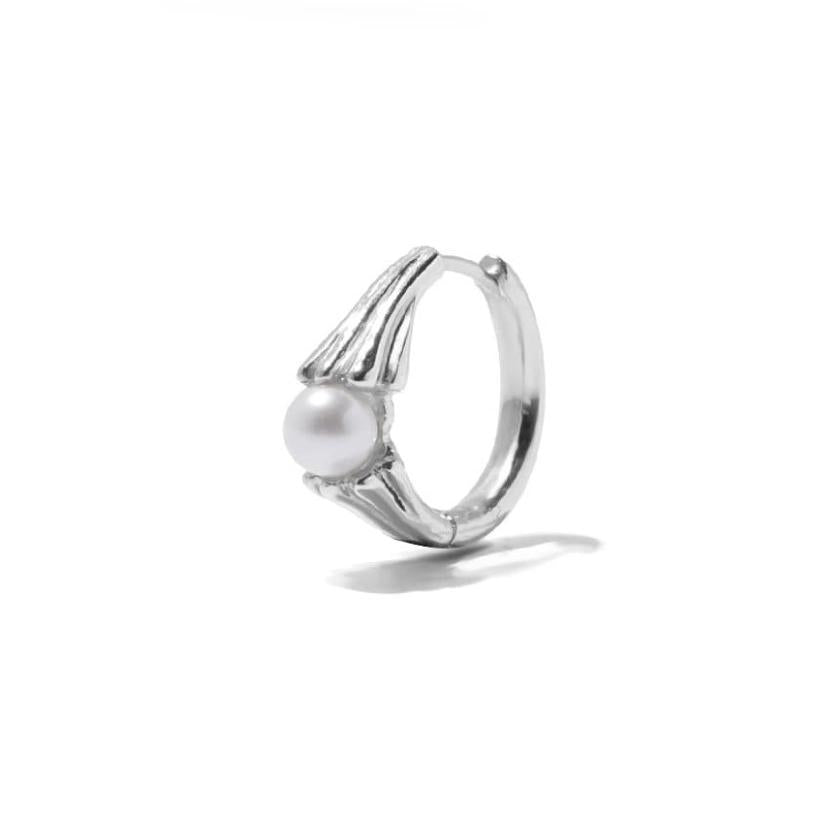 Orecchini Minimalisti con Perle e Forme Geometriche in Argento Sterling 925, dal Gusto Fresco e Delicato