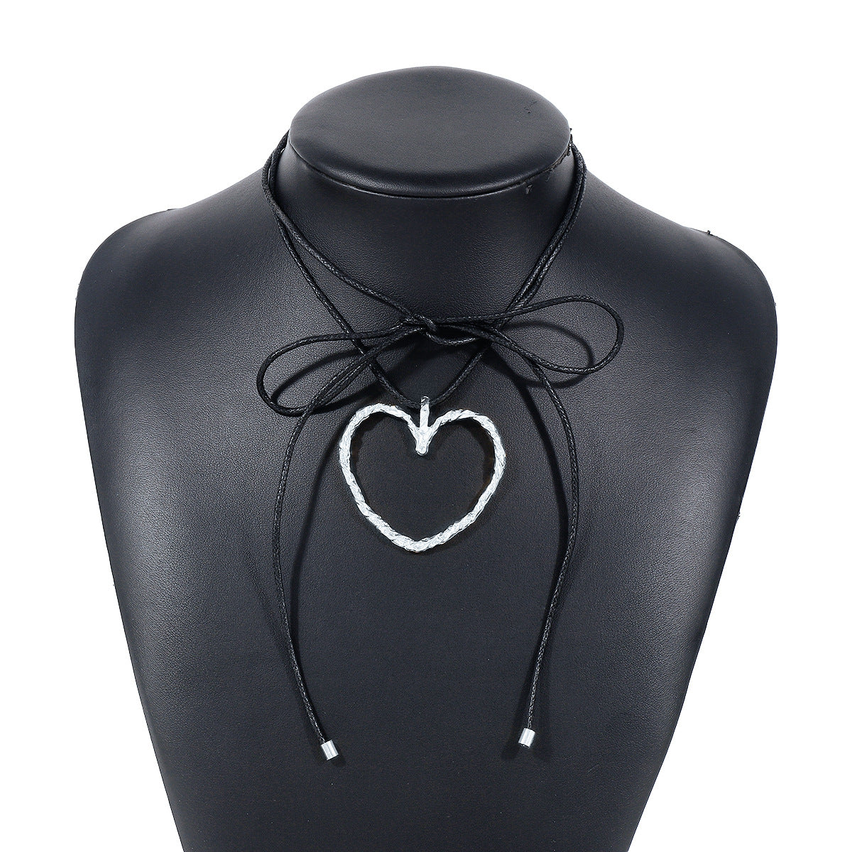 Collar con dije de corazón dulce y atrevido con cordón trenzado y dije de aleación, cadena con medallón de diseño geométrico minimalista