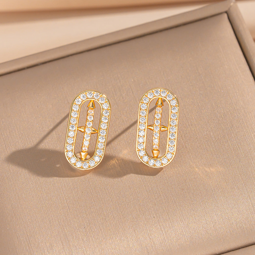 Collar con colgante en forma de corazón y aretes de campana de lujo en acero de titanio con baño de oro de 18 quilates en cadena tipo O para mujer