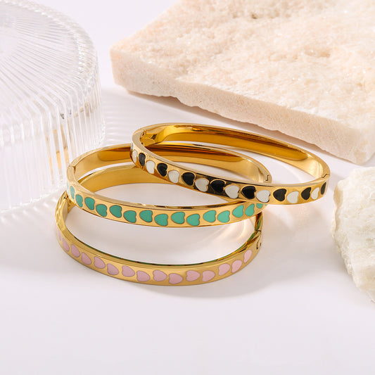Pulsera minimalista de acero inoxidable con forma de corazón, chapada en oro de 18 quilates y patrón floral esmaltado