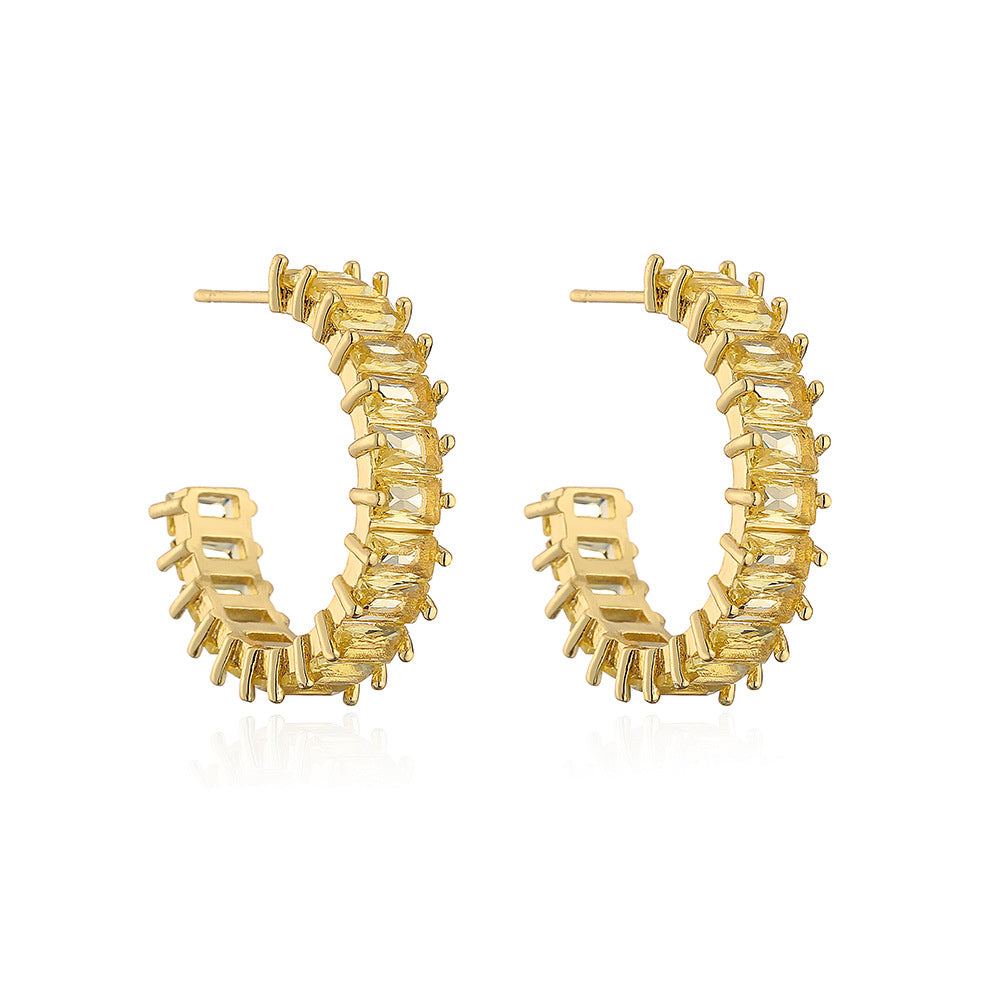 Orecchini da donna minimalisti geometrici asimmetrici in rame con zirconi e placcatura in oro 18K