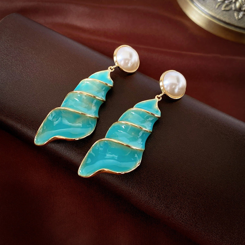 Vintage Floral Leaf Waterdrop Geometric Pearl Stud Earrings with Rhinestone Inlay and Enamel Finish for Women