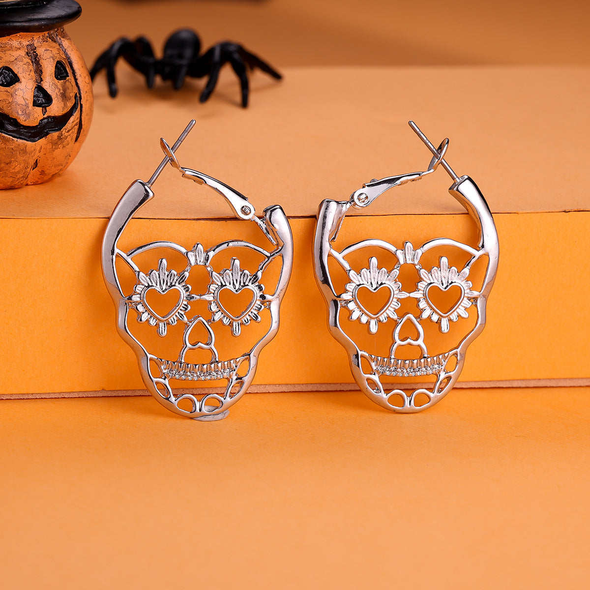 Juego de pendientes de Halloween estilo dibujos animados con diseño de calabaza, aretes de aleación y postes de acero inoxidable para mujer