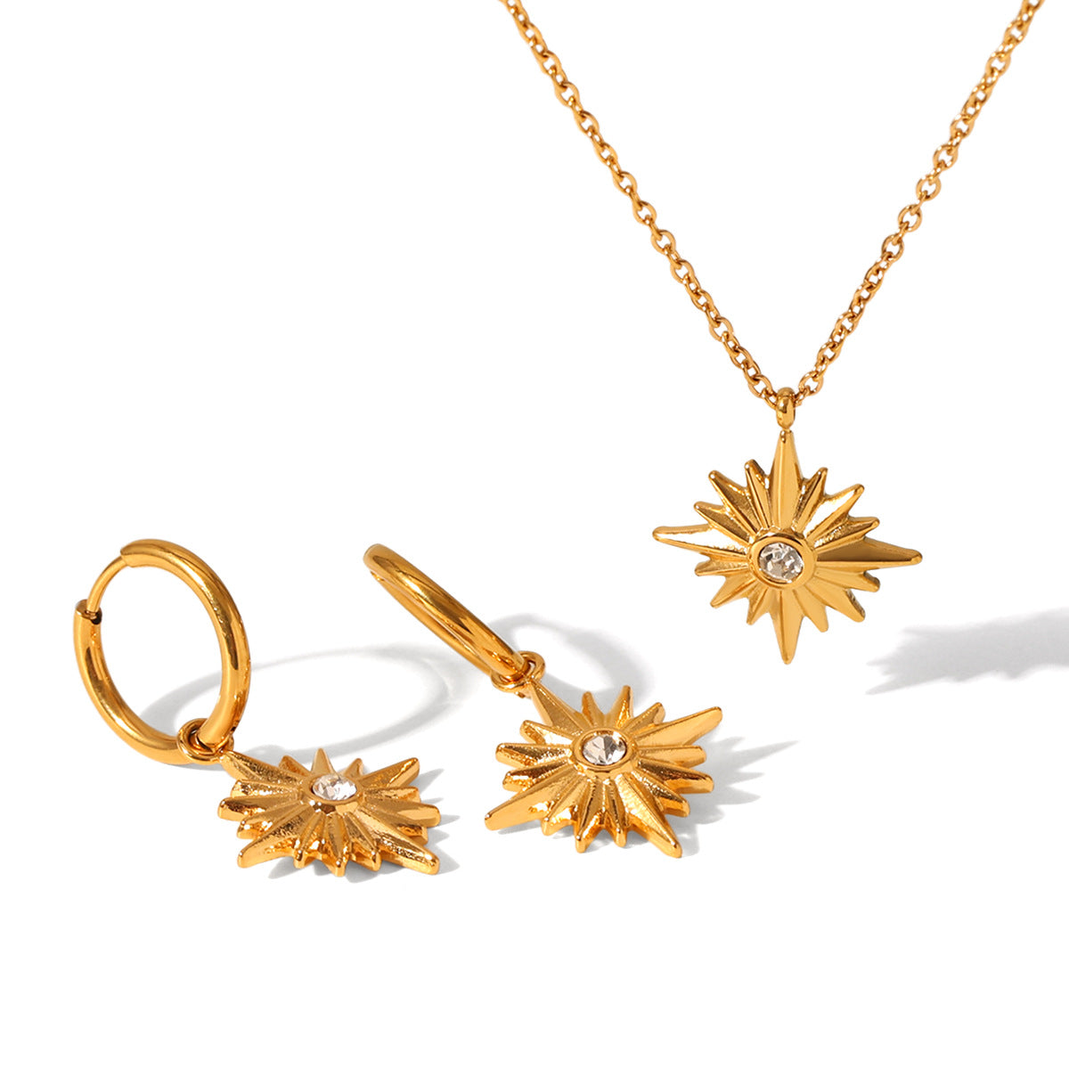 Collana con Pendente a Stella a Otto Punte Geometrica Minimalista in Acciaio Inossidabile con Intarsio di Strass e Placcatura in Oro 18K da Donna