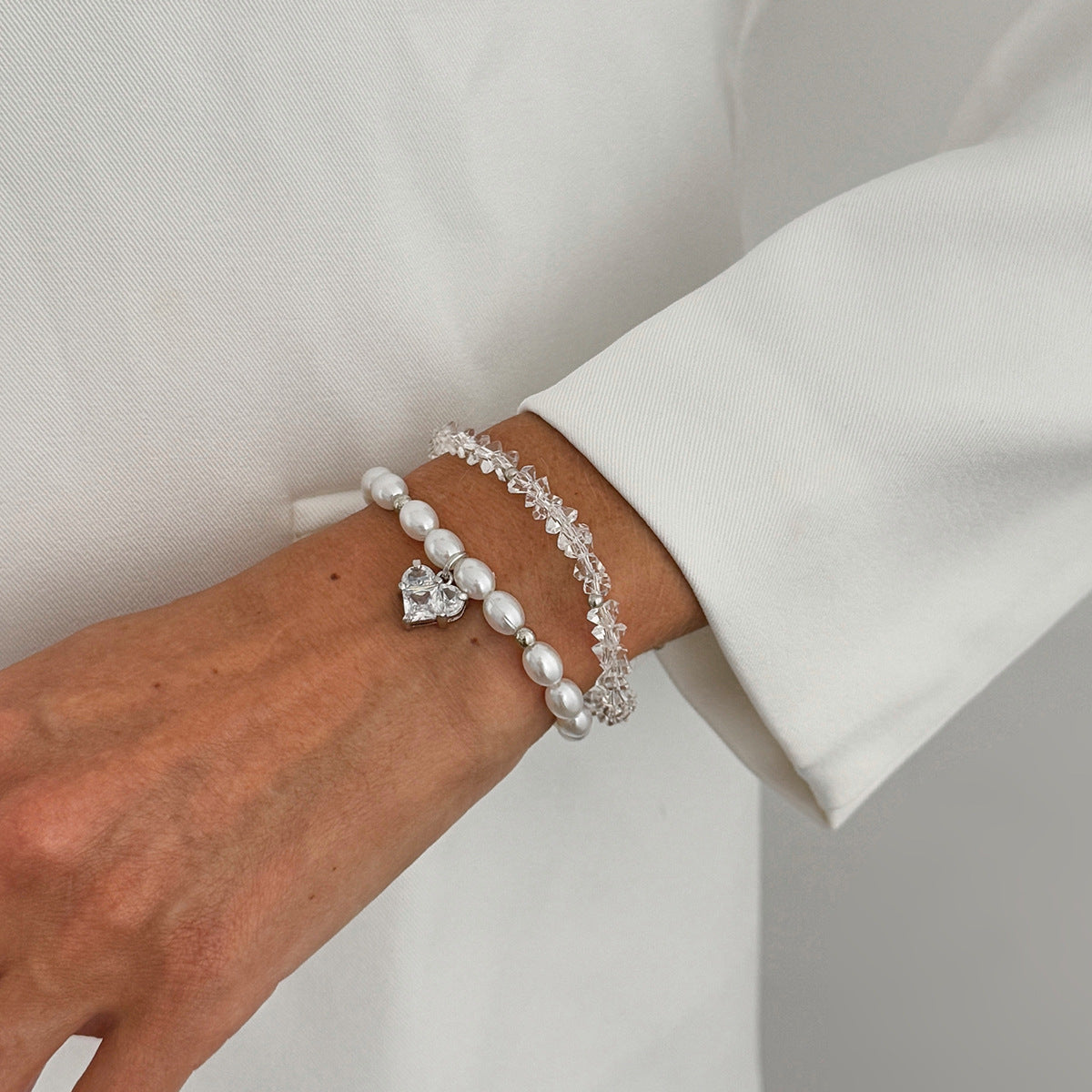 Minimalist Geometric Heart Resin Bracelet with Faux Pearl Plated Finish for Women