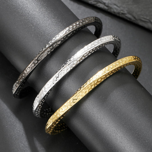 Minimalist Irregular Twisted Stainless Steel Bracelet with Hammered Texture and Adjustable Opening for Women and Men