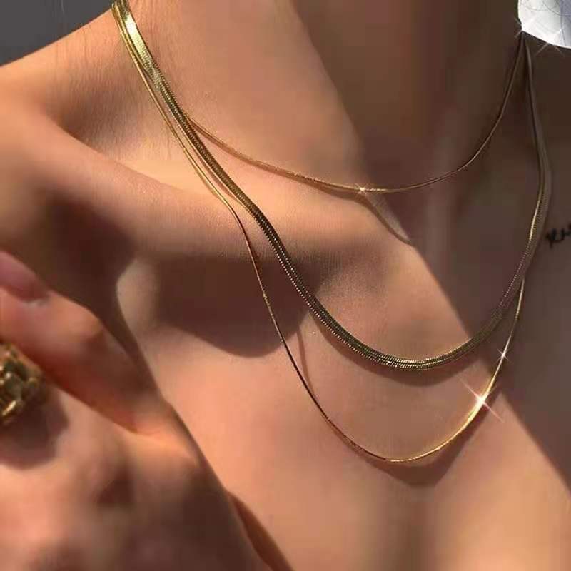 Collar de cadena de espina de serpiente de tres capas para mujer, diseño geométrico irregular, acero inoxidable con colgante de acero de titanio, chapado en oro de 14K, joyería de moda apilable