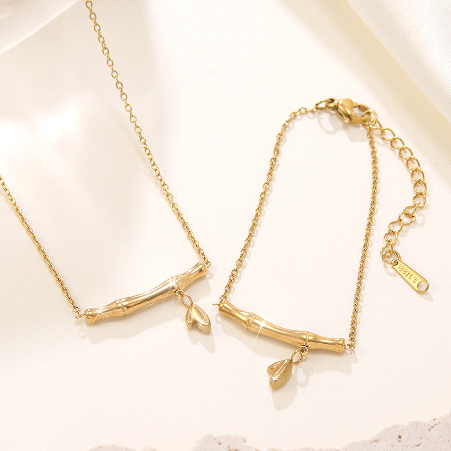 Elegante collana geometrica in acciaio inossidabile placcato oro con motivo bambù da donna