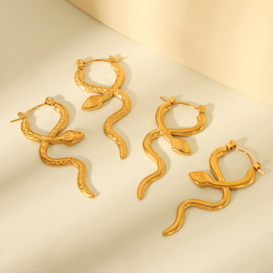 Pendientes de acero inoxidable con forma de serpiente y chapado en oro de 18 quilates para mujer — Geométricos, elegantes, únicos, puños de oreja de alta costura