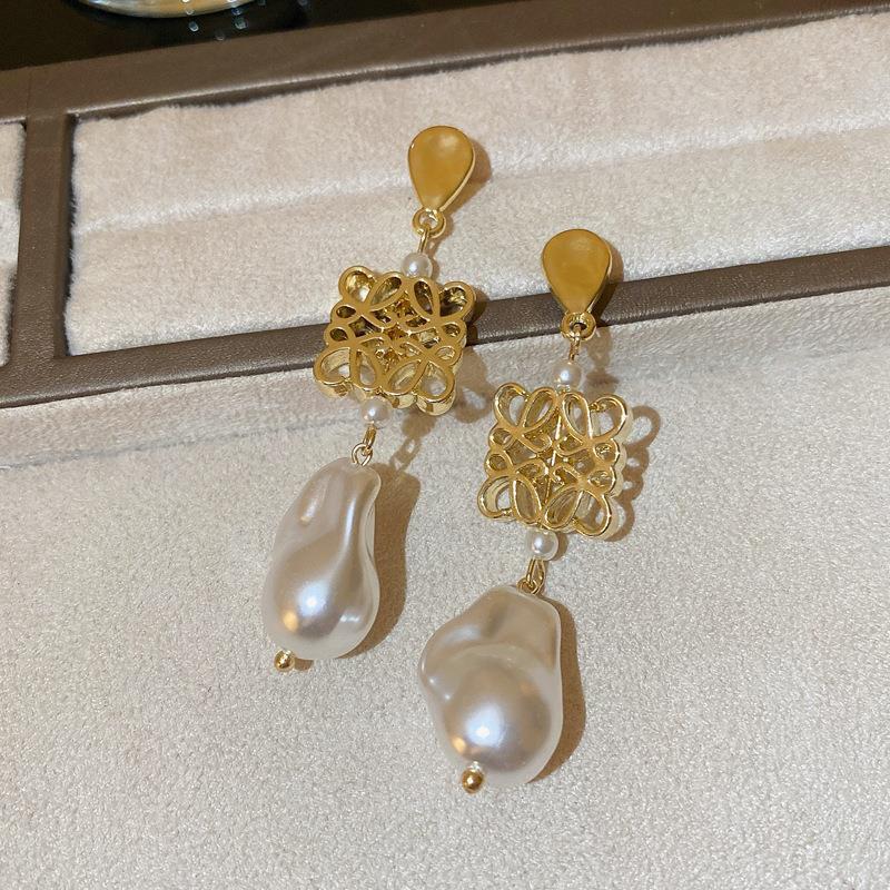 Orecchini a perno da donna vintage geometrici in lega con intarsi di strass, eleganti, artistici e retrò