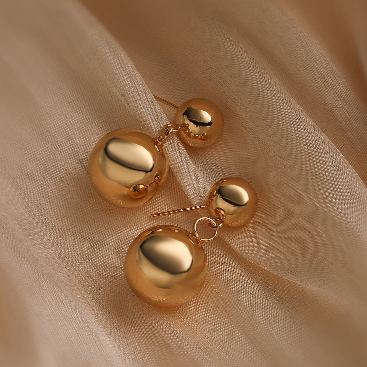 Orecchini Pendenti da Donna Minimalisti Geometrici a Sfera Tonda Lucida Placcati Oro Rame
