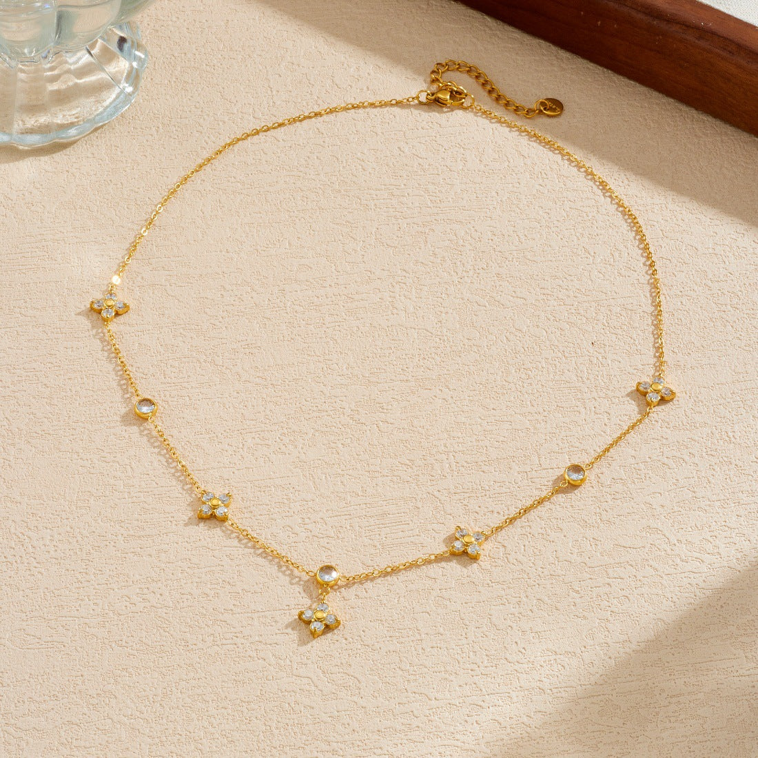 Minimalist Casual Gold Plated Stainless Steel Floral Rhinestone Pendant Necklace for Women