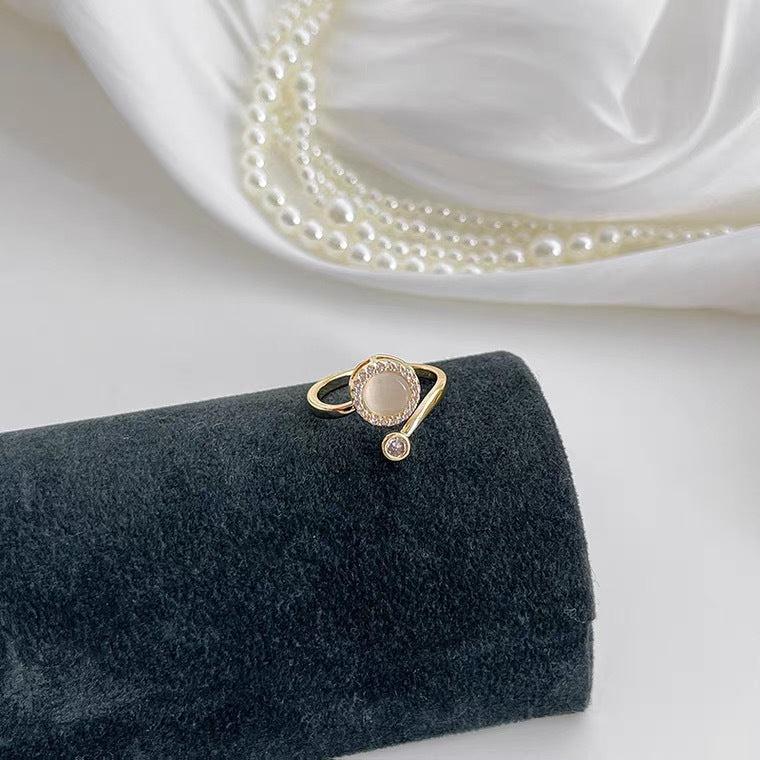 Luxury Minimalist Geometric Cat's Eye Stone Rotating Adjustable Open Ring for Women Fashion Statement Ring with Plated Alloy Band