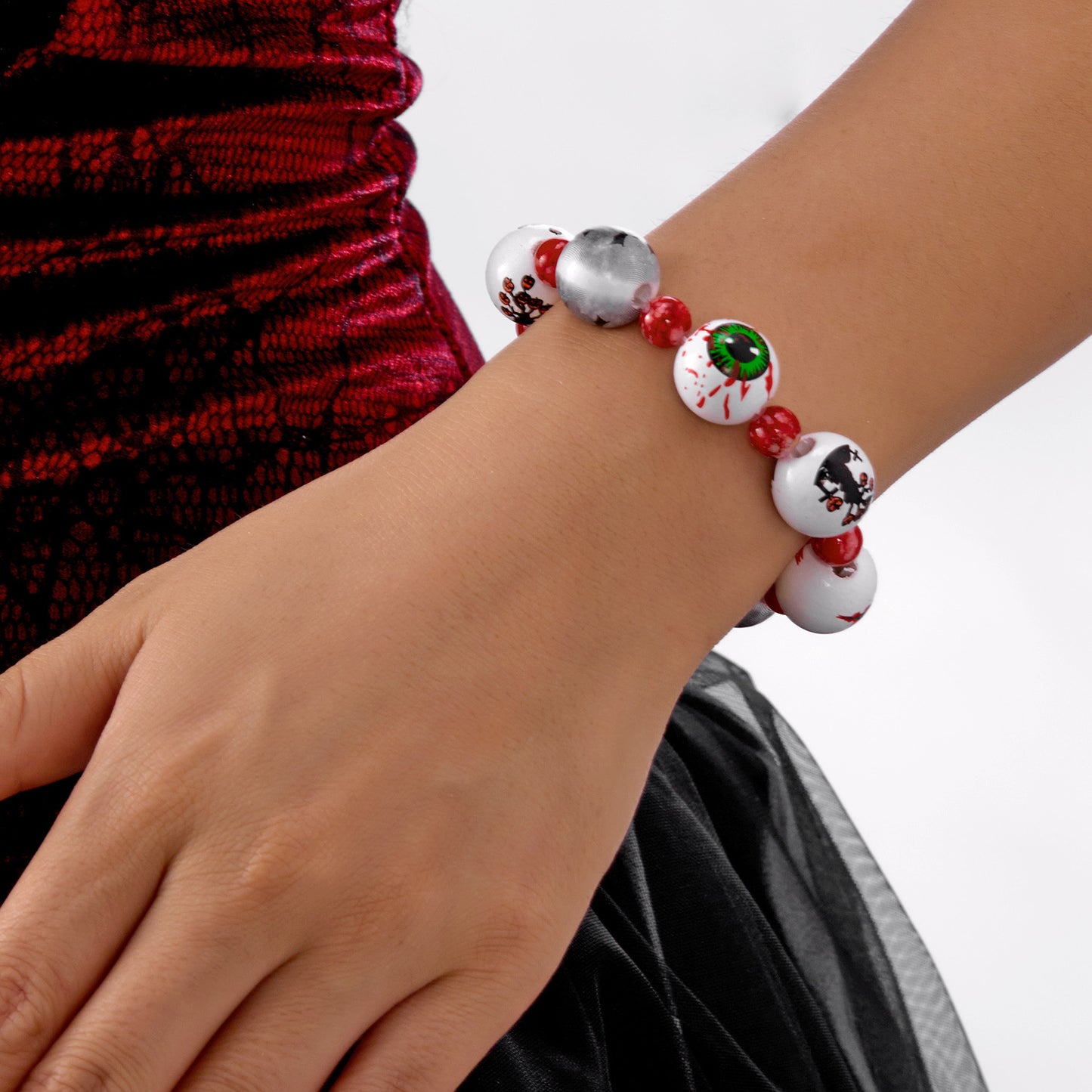 Bracciale con ciondolo a pipistrello fantasma di zucca di Halloween bohémien da donna con perline di legno e lavorazione artigianale