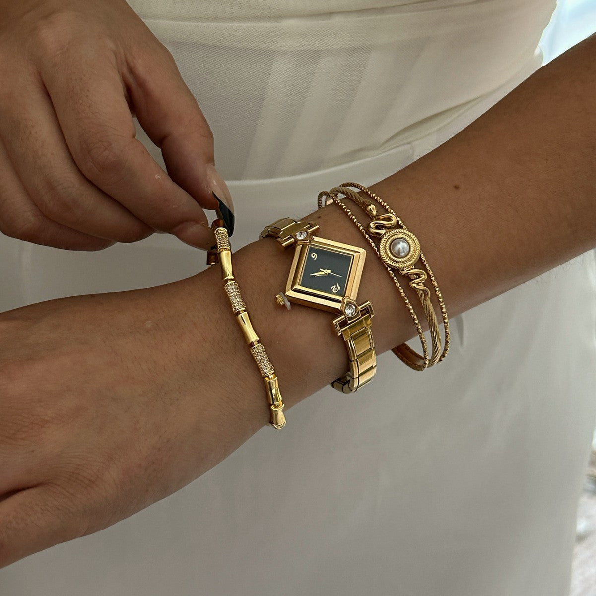 Elegant Minimalist Geometric Floral Rhinestone Plated Brass Bracelet for Women