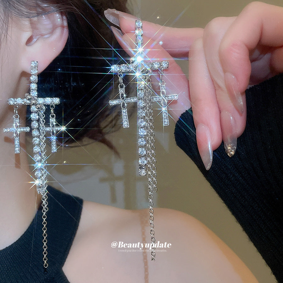 Pendientes de borla con colgante de cruz chic para mujer en cobre con incrustaciones de diamantes de imitación