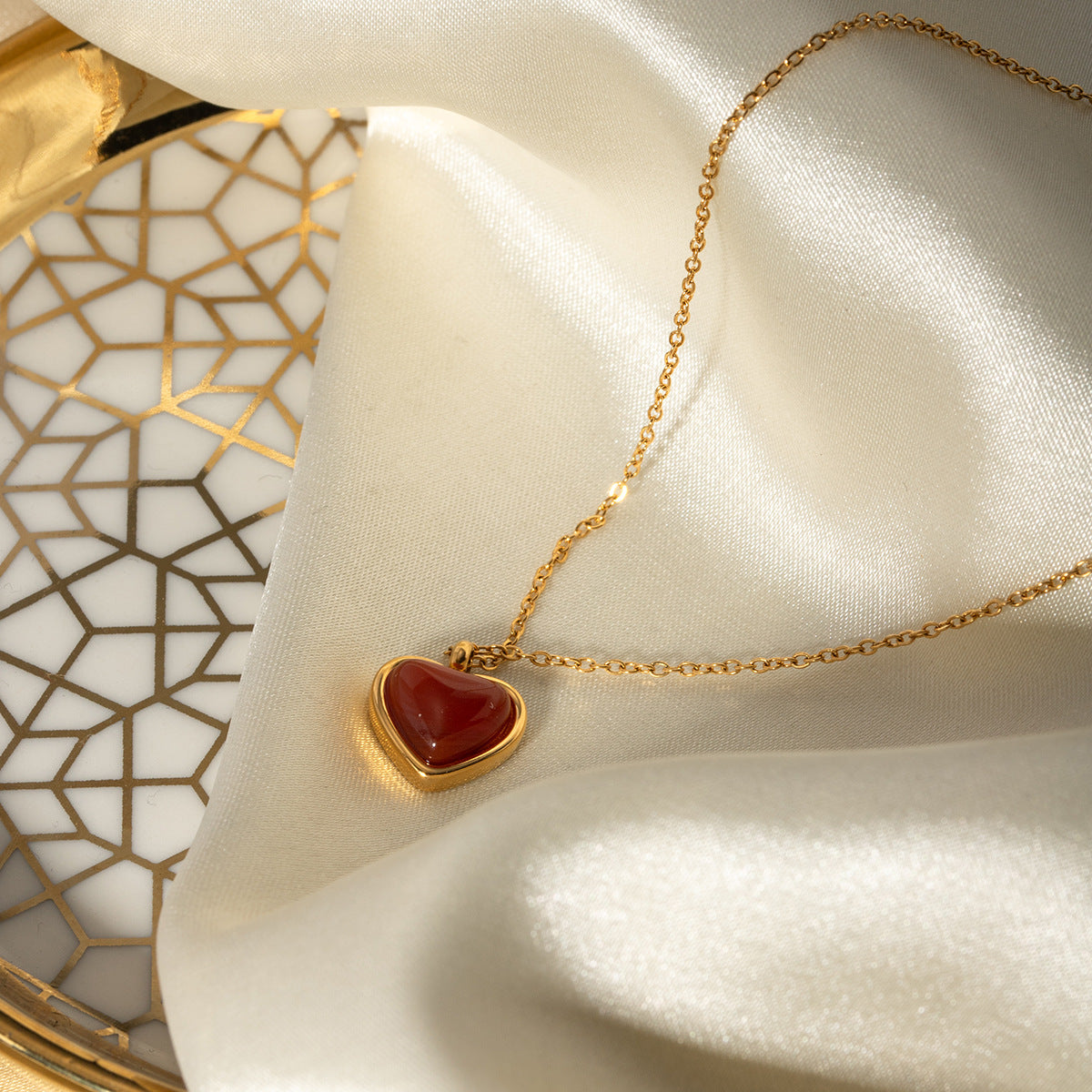 Instagram Style 18K Gold Plated Stainless Steel Heart Pendant Necklace with Red Agate Inlay