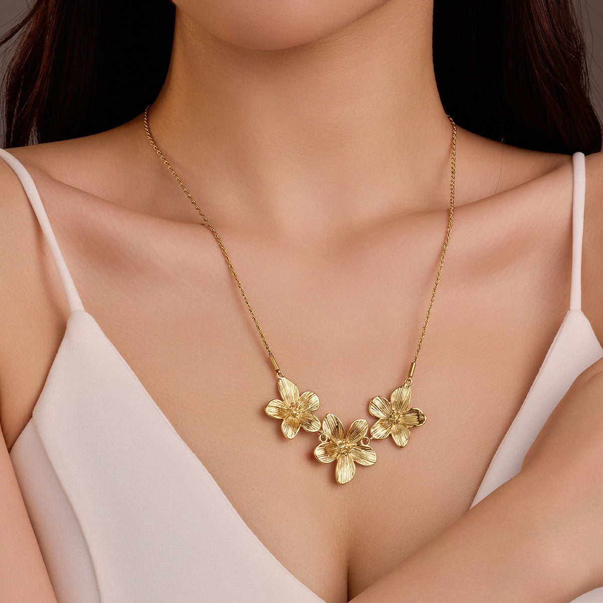 Collar con colgante floral estilo "Fashion OL" de acero inoxidable con acabado chapado para mujer