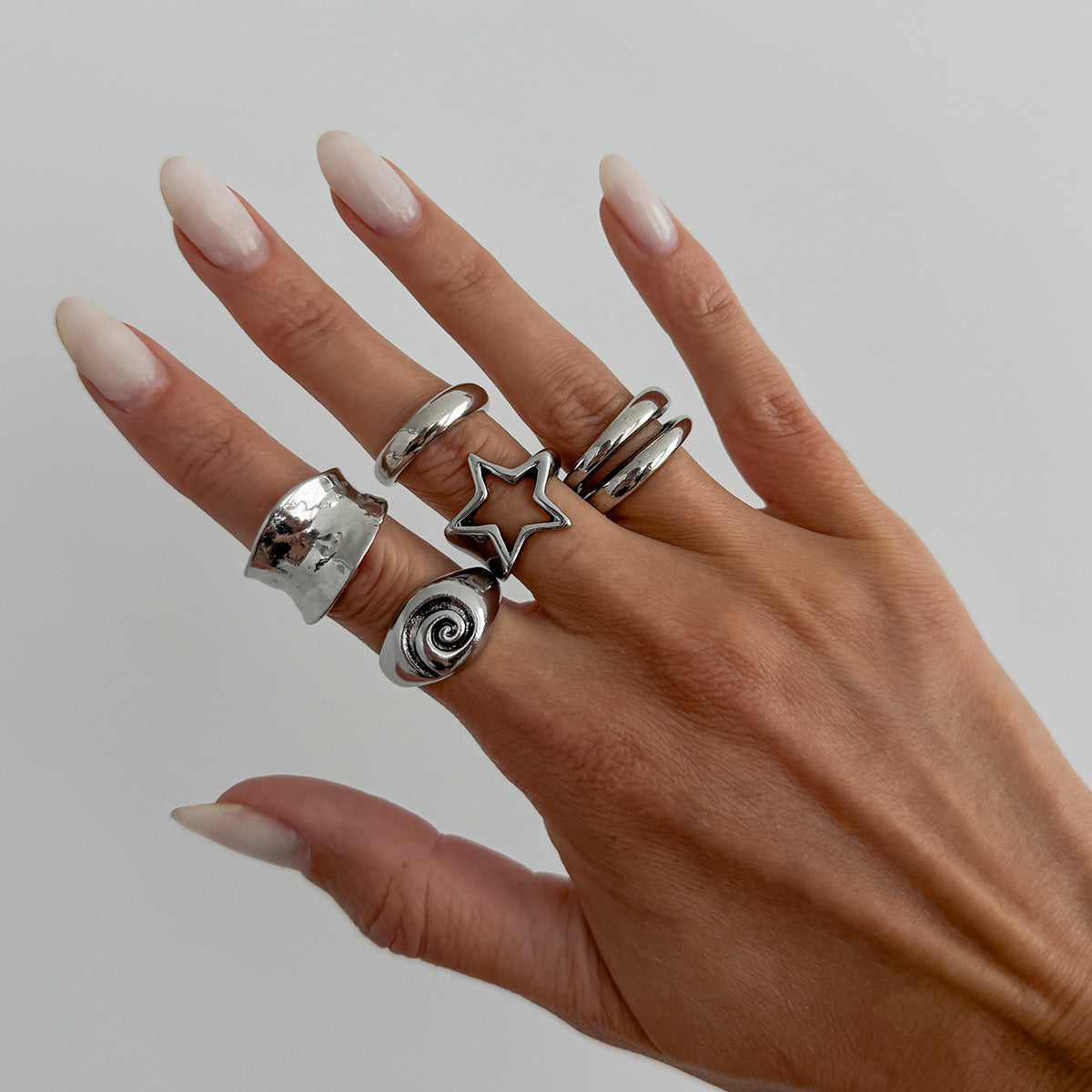 Minimalist Hip-hop Geometric Star Hollow Spiral Plated Zinc Alloy Ring for Women