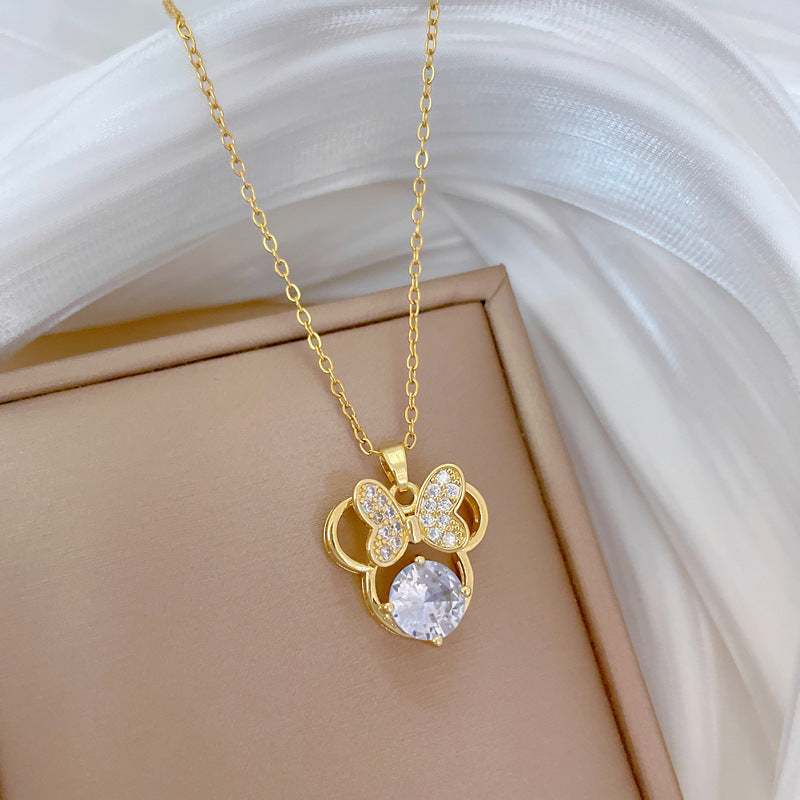 Collar con colgante de mariposa, elegante cadena de acero de titanio con diamantes de imitación, dulce diseño geométrico de luna para mujeres y hombres