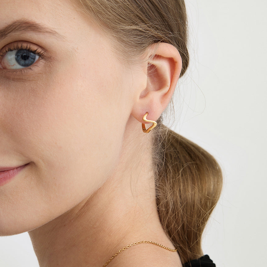 Orecchini a Cerchio Geometrici da Donna in Acciaio Inossidabile Dorato con Dettaglio Linea Minimalista e Finitura in Acciaio al Titanio Premium