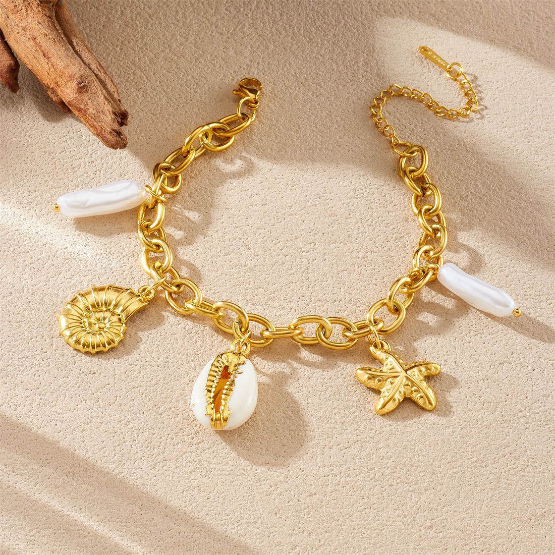 Fashion Gold Plated Starfish and Conch Shell Pendant Stainless Steel Bracelet for Women