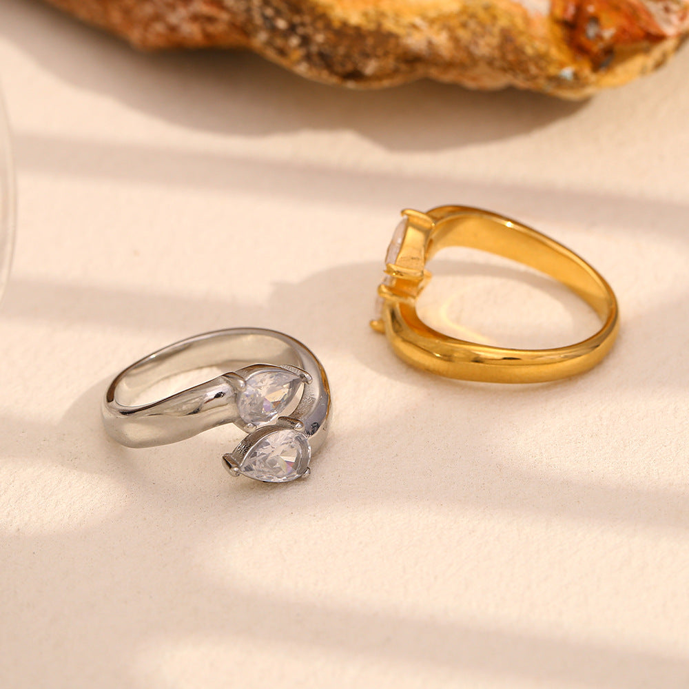 Anillo Minimalista de Acero Inoxidable en Forma de Gota de Agua con Baño de Oro de 18K y Detalles de Zirconia para Mujer