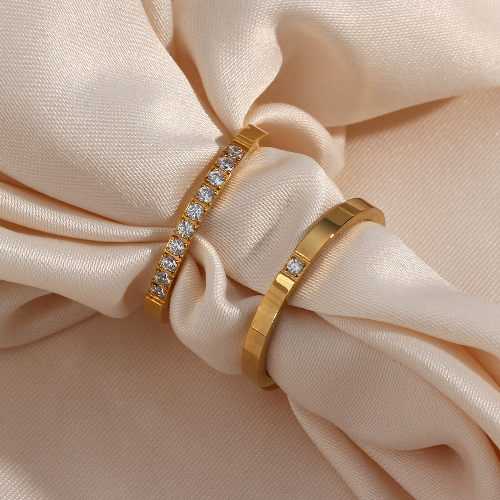 Anillo Fino de Mujer de Acero Inoxidable con Chapado de Oro de 18K y Circonita, Diseño Minimalista Geométrico y Moderno