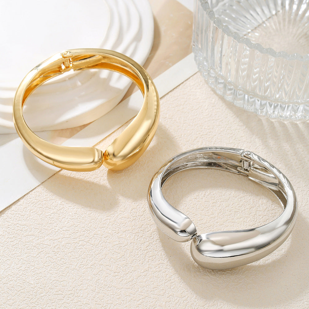 Exaggerated Geometric Teardrop Plated Alloy Bangle