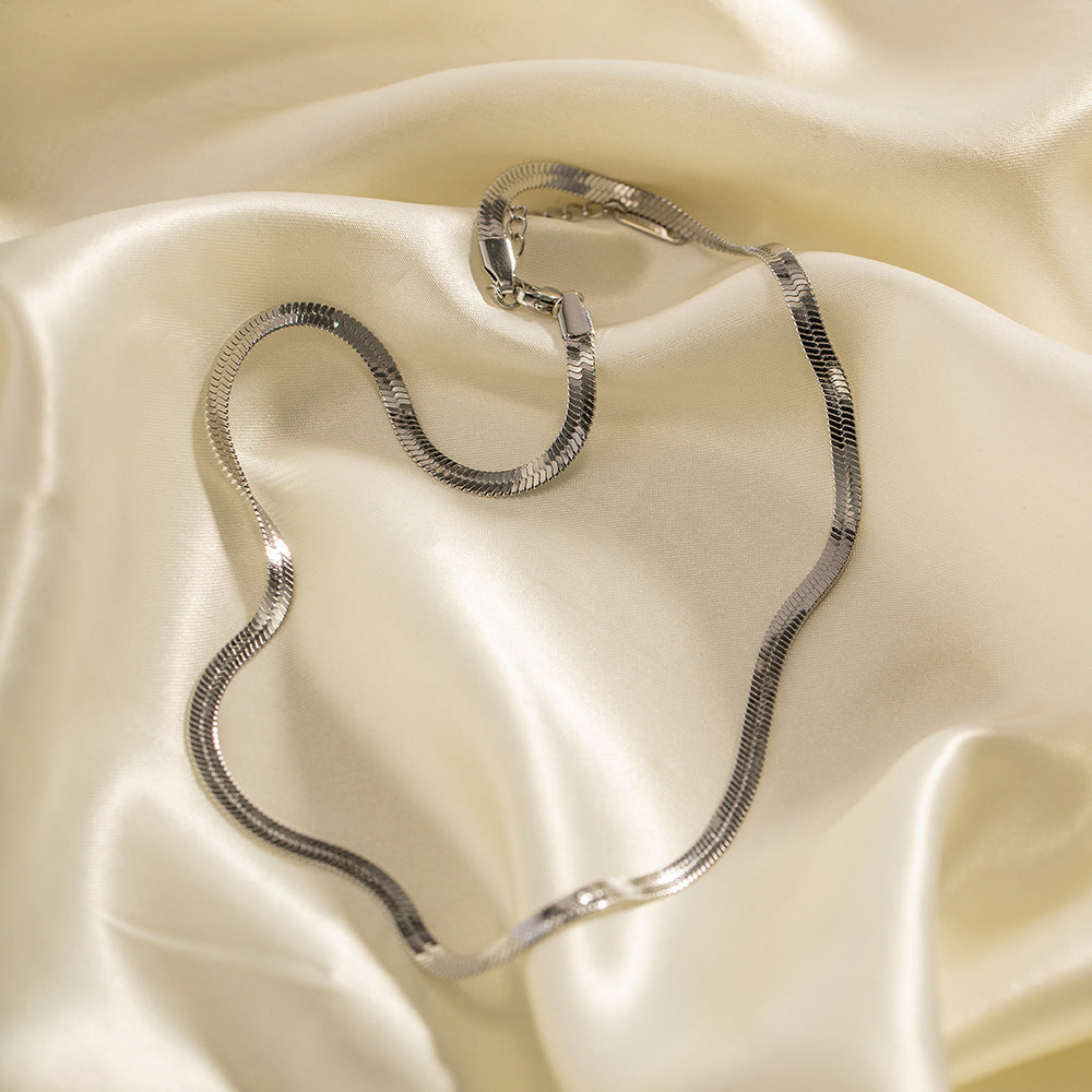 Collar de cadena de serpiente de acero inoxidable geométrico para mujer con colgante de acero de titanio y acabado chapado