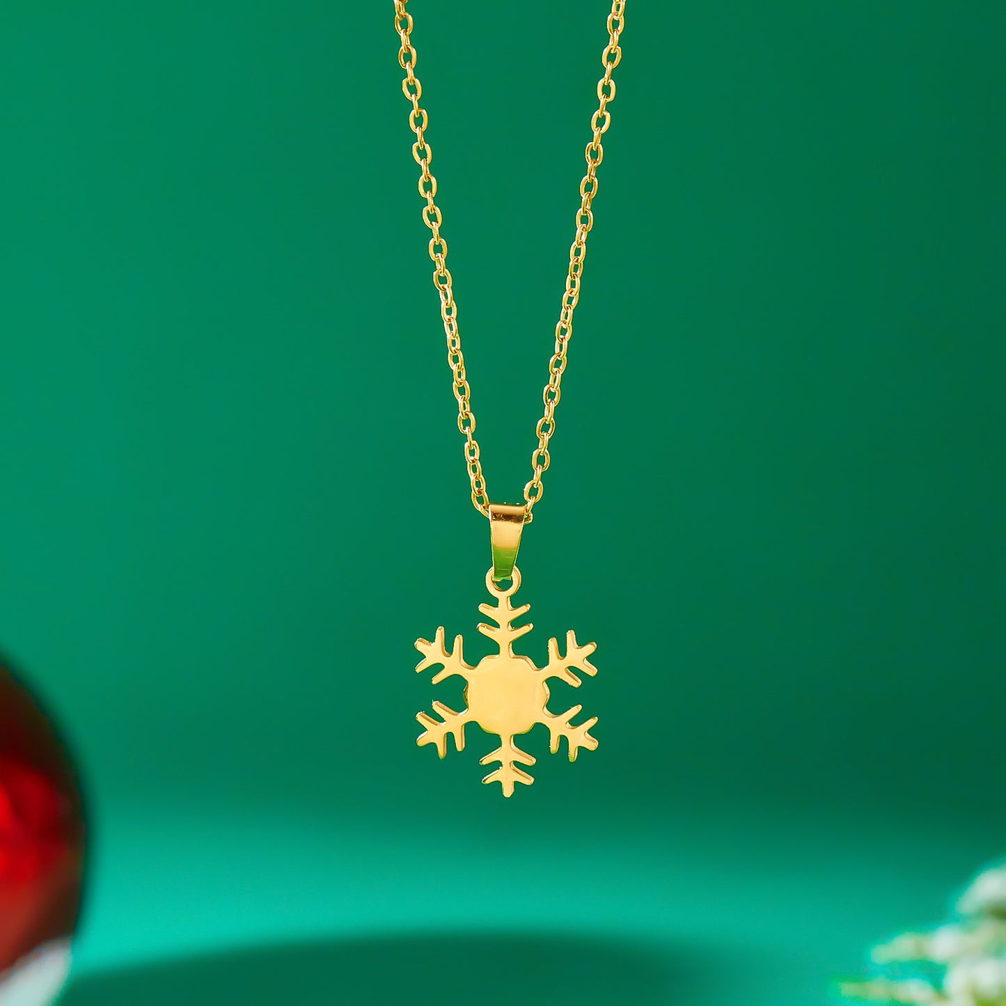 Collar Colgante de Árbol de Navidad Minimalista en Acero de Titanio con Acabado Chapado en Cadena O para Uso Festivo Unisex