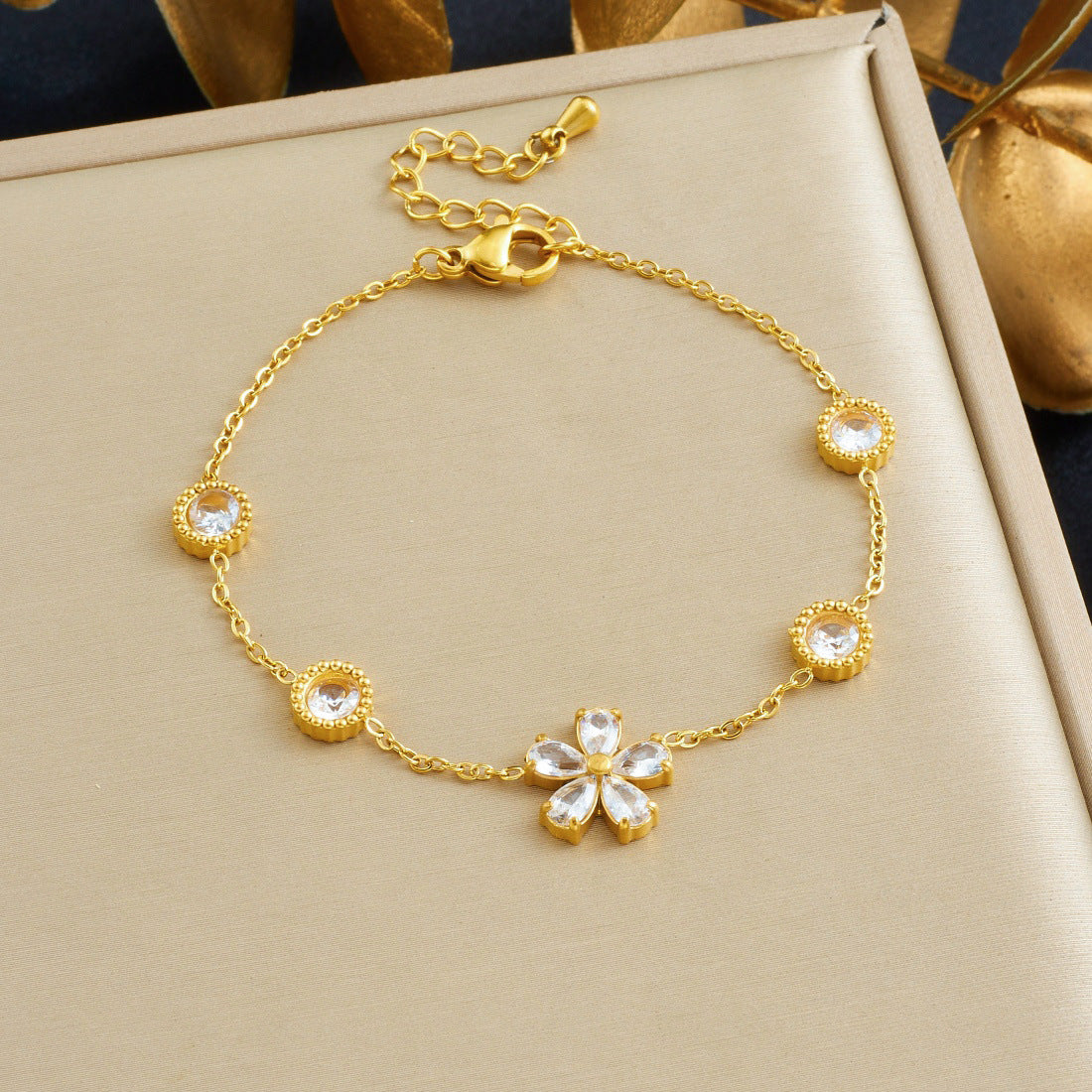 Minimalist Sweet Geometric Floral Rhinestone Inlay Gold Plated Stainless Steel Bracelet for Women
