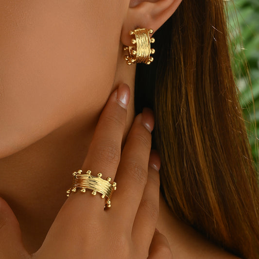 Set di Anelli e Orecchini a Perno Minimalisti Geometrici da Donna in Lega con Finitura Placcata e Design a Cerchio Ovale