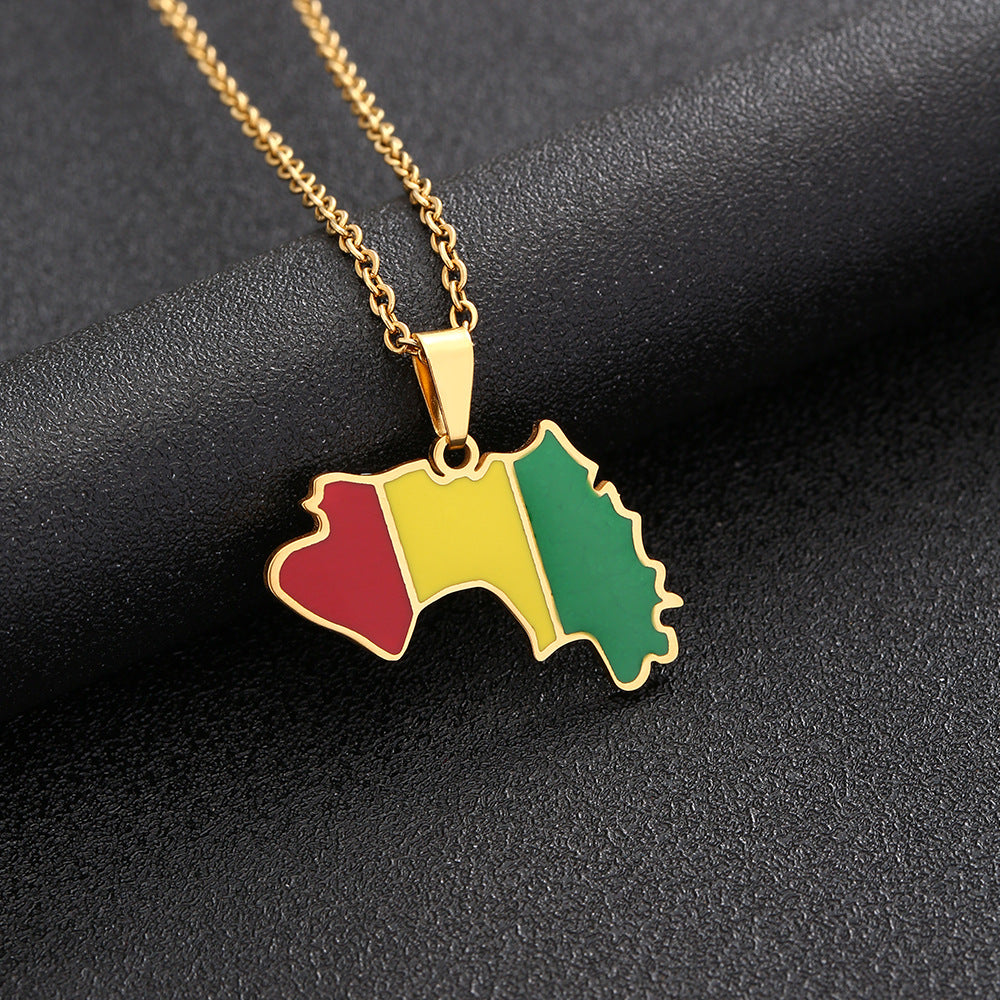 Collar con colgante de mapa geométrico minimalista de Guinea en acero inoxidable con dije de acero de titanio y acabado galvanizado para uso casual unisex