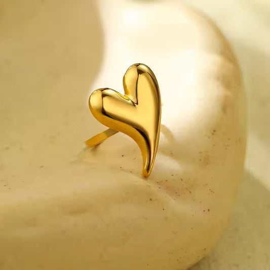 Fashionable OL Style Heart-Shaped Stainless Steel Ring for Women with Plating Finish
