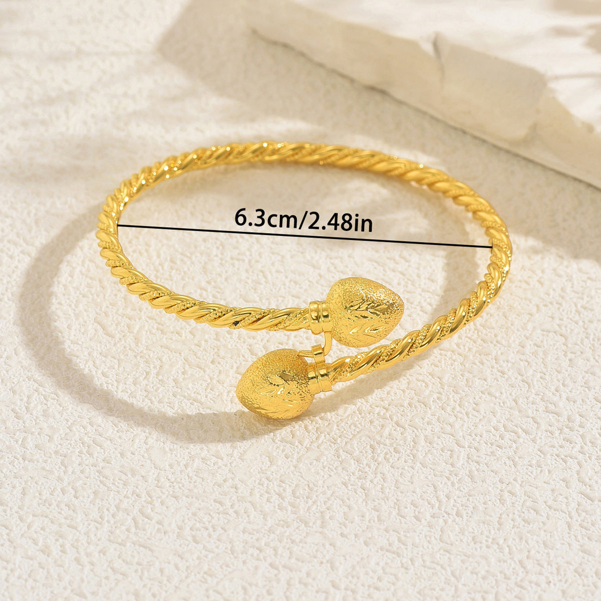 Geometric Minimalist 18K Gold Plated Copper Alloy Round Oval Ring Bracelet for Women