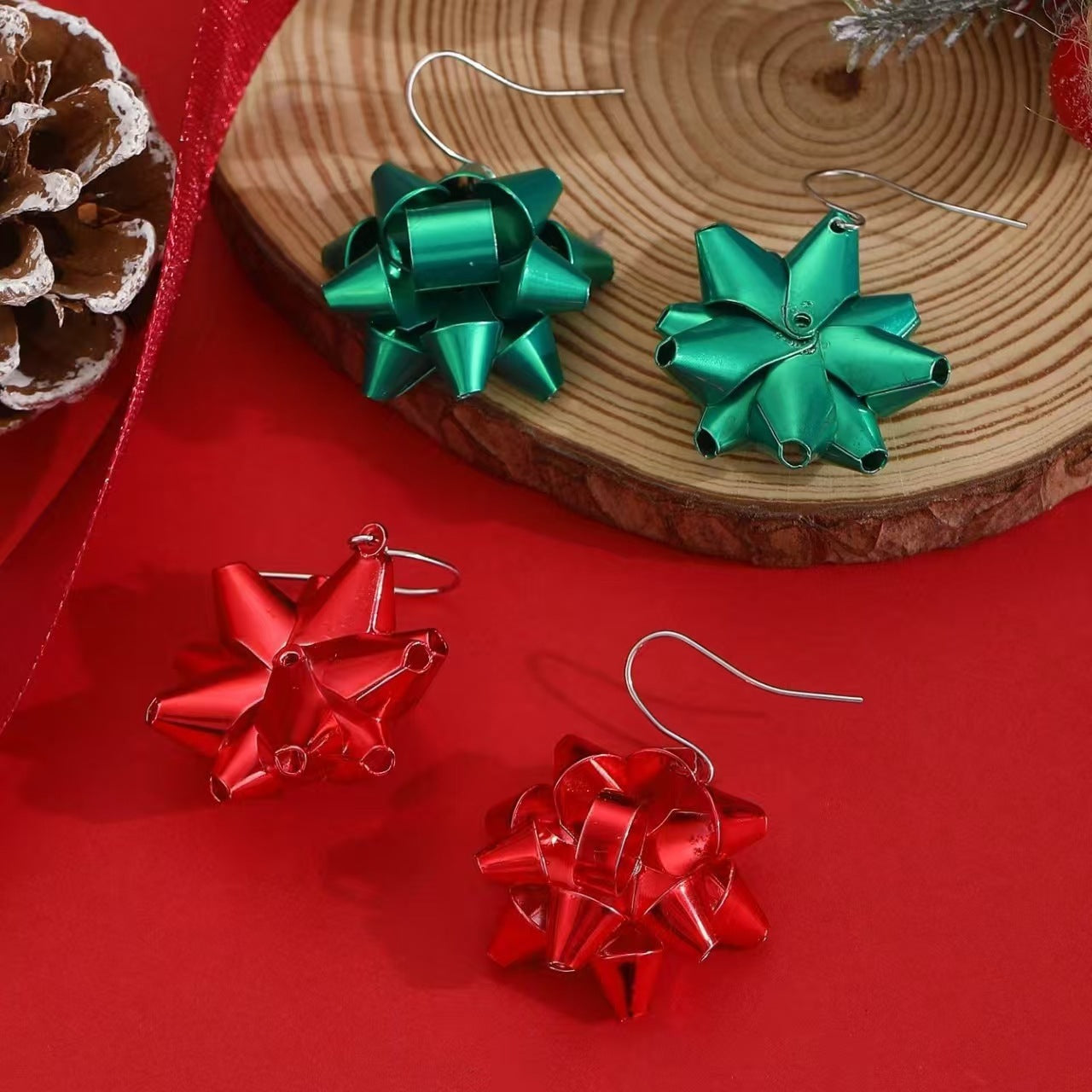 Pendientes de Navidad geométricos estilo Ins para mujer con esmalte de copo de nieve, reno y cascabel.