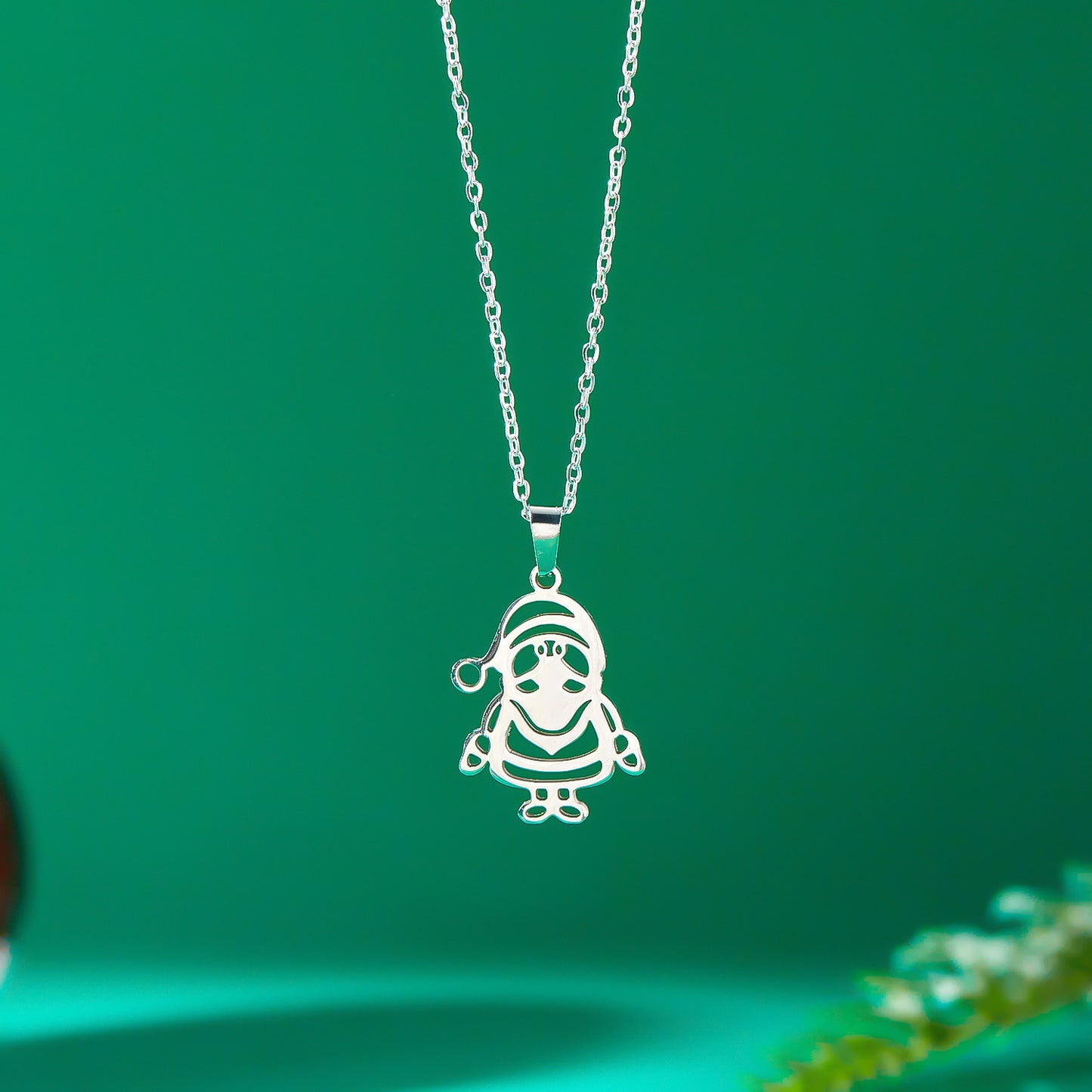 Collar Colgante de Árbol de Navidad Minimalista en Acero de Titanio con Acabado Chapado en Cadena O para Uso Festivo Unisex