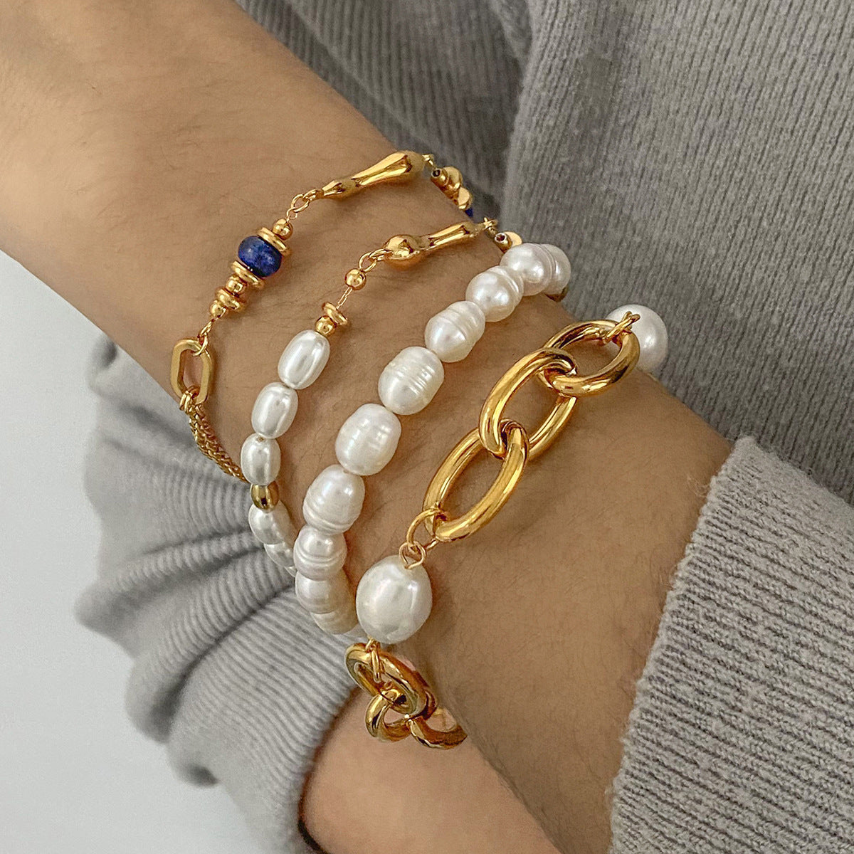 Pendientes geométricos de acero inoxidable chapados con detalles de perlas para mujer, joyería minimalista y a la moda