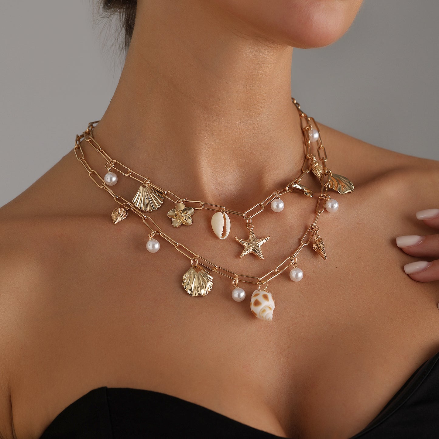 Fashionable Starfish-Shaped Alloy Pendant Necklace for Women with Plated Finish, Beach-Themed Shell and Starfish Design, Clavicle Chain