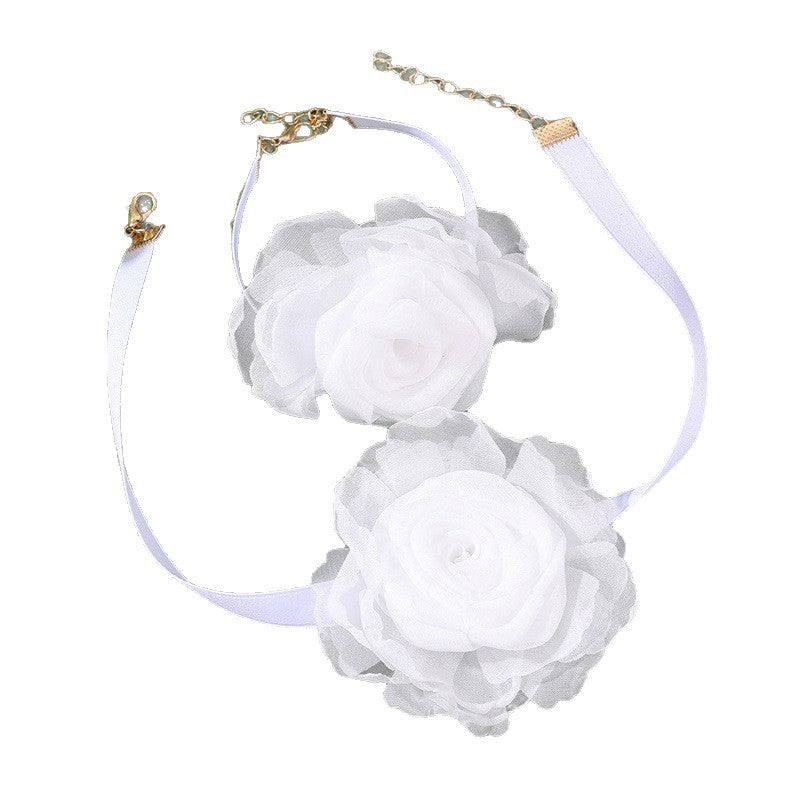 Set coordinato collana e bracciale floreale fatti a mano da donna con design a fiocco in tessuto e lega, stile fresco e dolce