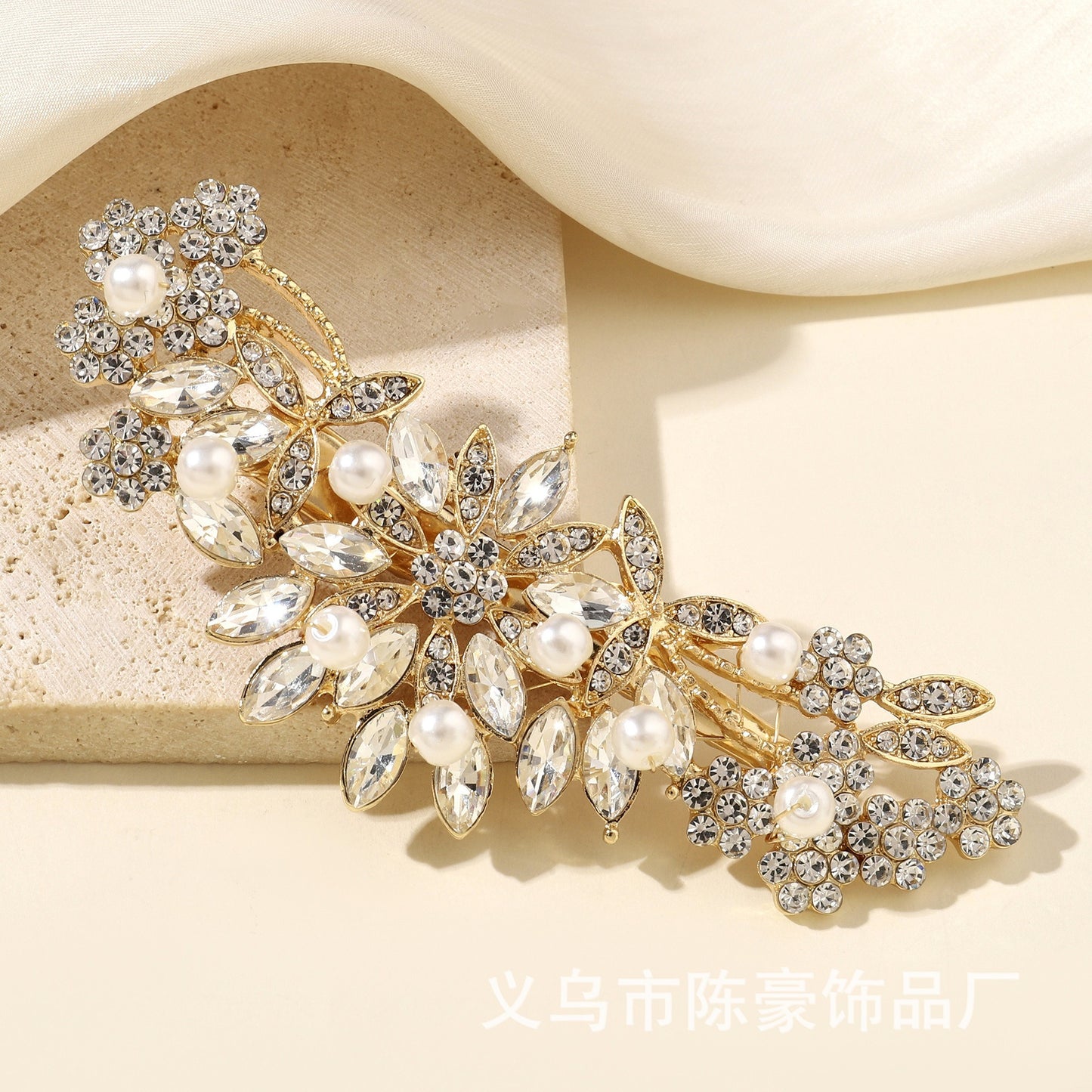 Floral-Shaped Alloy Hair Comb with Pearl and Rhinestone Accents, Electroplated Finish, Vintage-Inspired Updo Hair Accessory for Women