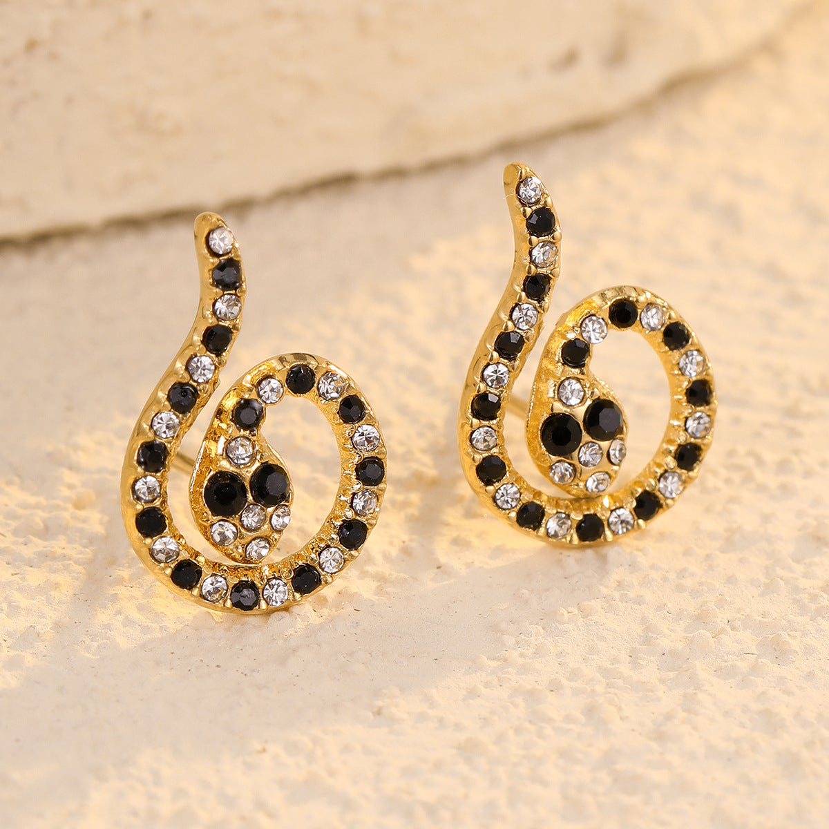 Orecchini a perno vintage in acciaio inossidabile a forma di serpente con intarsio in zircone da donna