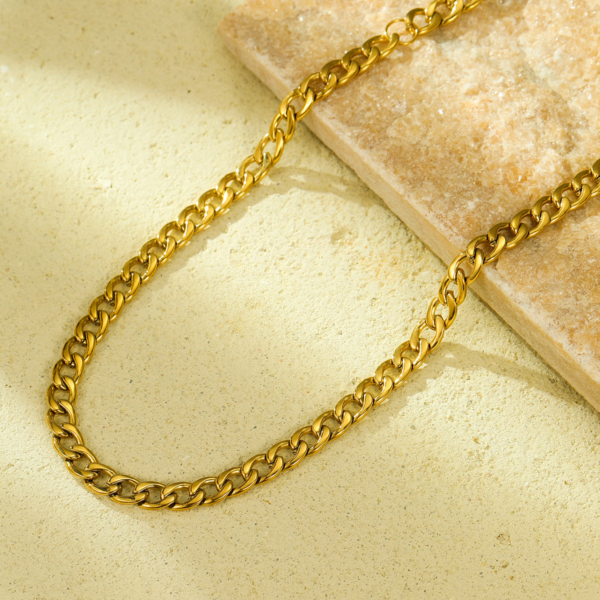 Collar de clavícula minimalista de titanio y acero chapado en oro estilo francés vintage para mujer con acabado pulido
