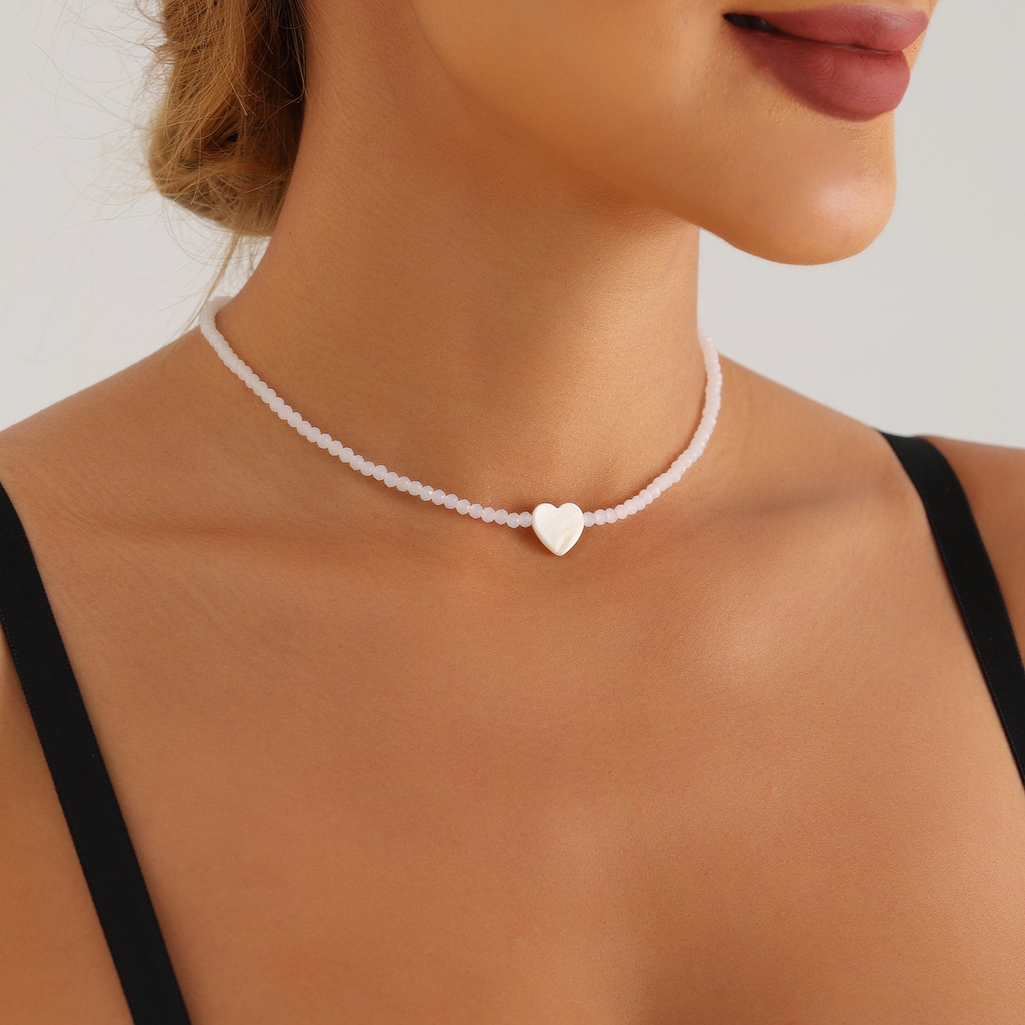 Bohemian Style Heart-Shaped Mother-of-Pearl Pendant Necklace with Crystal Beads on Gold-Plated Clavicle Chain for Women