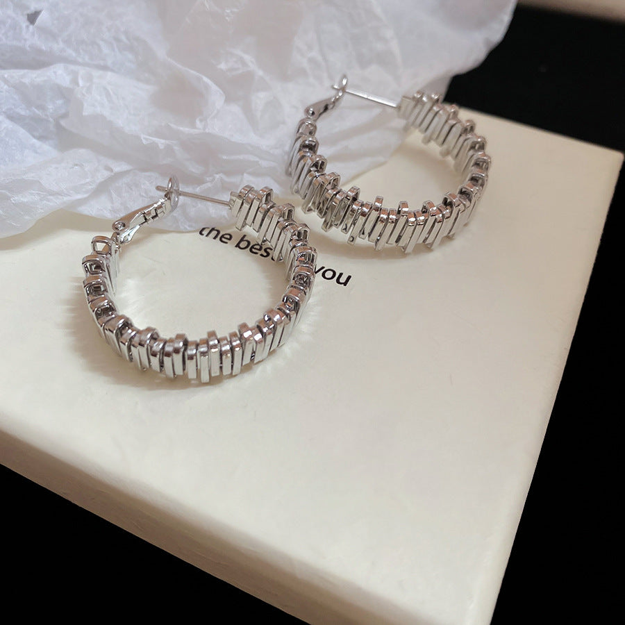 Orecchini a Nappa Geometrici Minimalisti in Metallo Placcato con Perni in Argento Sterling