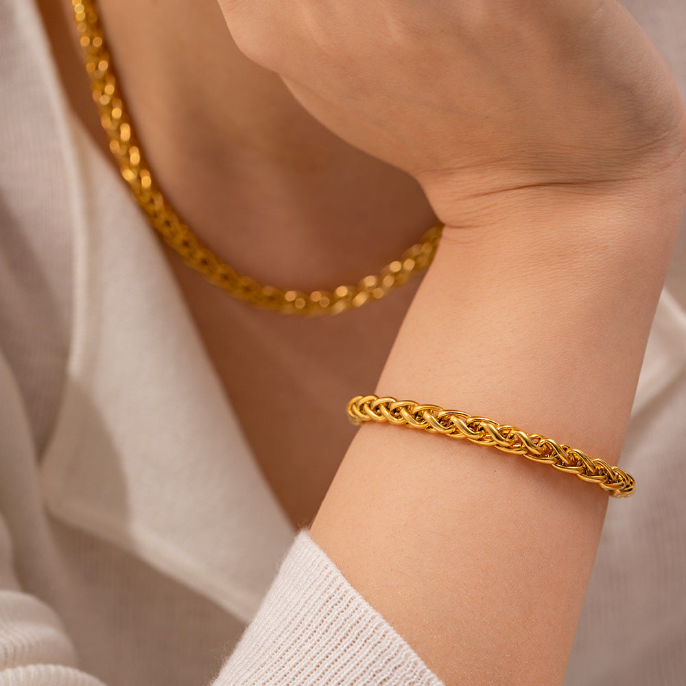 Geometric Stainless Steel Plated 18K Gold Fashion Bracelet for Women with Circular Design