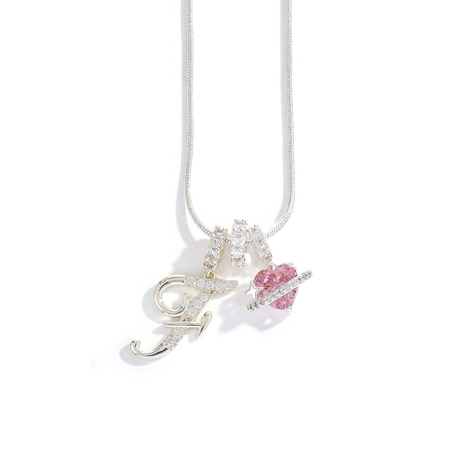 Collana con ciondolo a lettera minimalista in rame con intarsio di zirconi dal design geometrico per donna