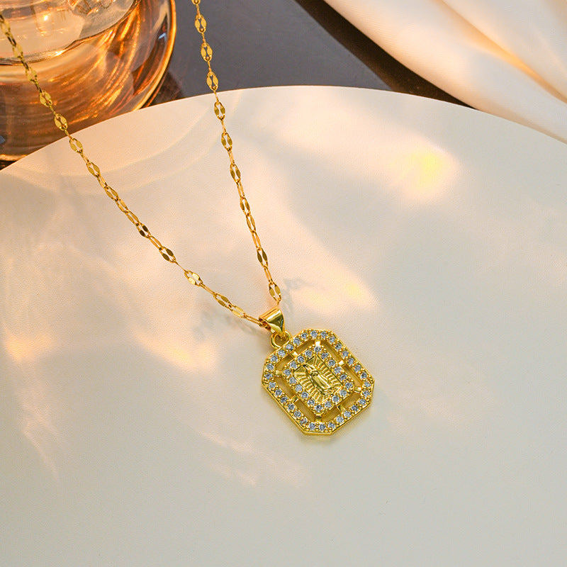 Fashionable Geometric Heart-Shaped Titanium Steel Pendant Necklace with Zirconia for Women