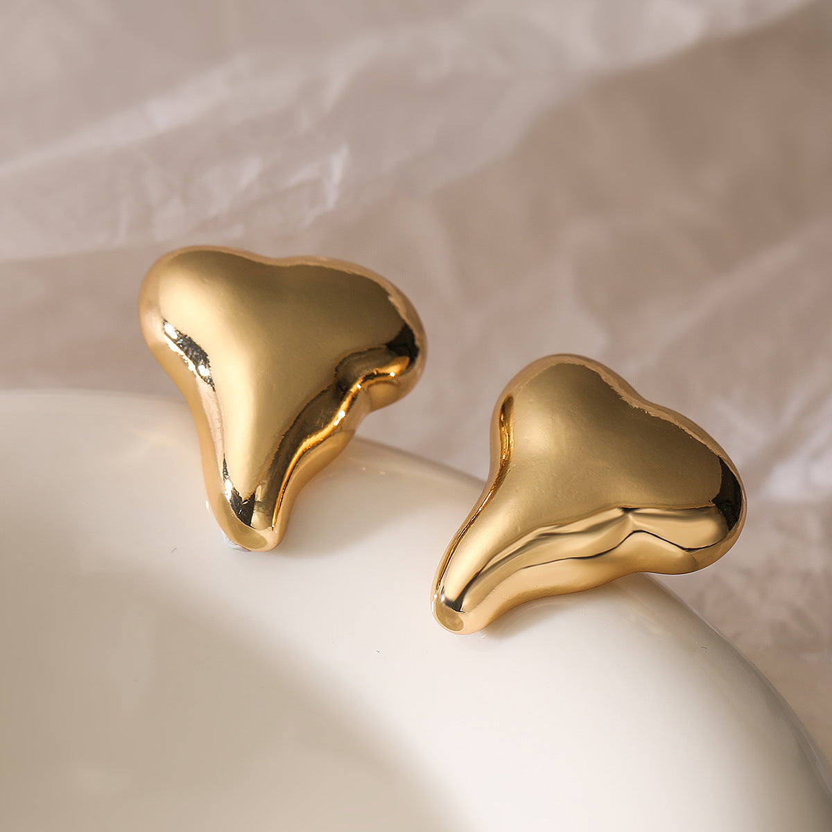 Geometric Shape Copper Earrings for Women with Gold Plating, Fashionable Minimalist and Versatile Ear Studs